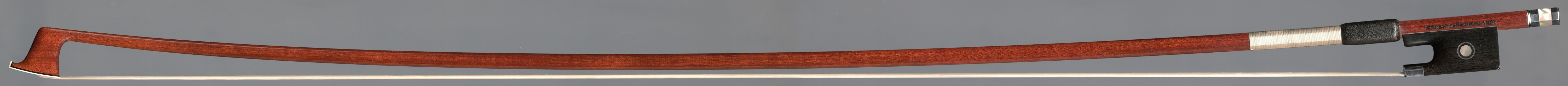 THOMAS M. GERBETH, WIEN – Modell Peccatte, silbermontiert, Ebenholzfrosch, geteiltes Beinchen, runde Stange (Beispielfoto).